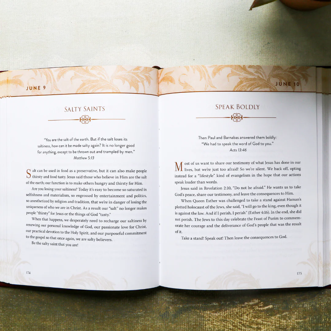 Fixing My Eyes on Jesus: Daily Moments in His Word (A 365-Day Devotional) – The Perfect Christian Gift for Lent and Easter - Image 10