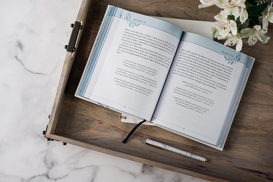 Jesus Calling, Large Text Cloth Botanical, with Full Scriptures: Enjoying Peace in His Presence (A 365-Day Devotional) – The Perfect Christian Gift for Lent and Easter - Image 5