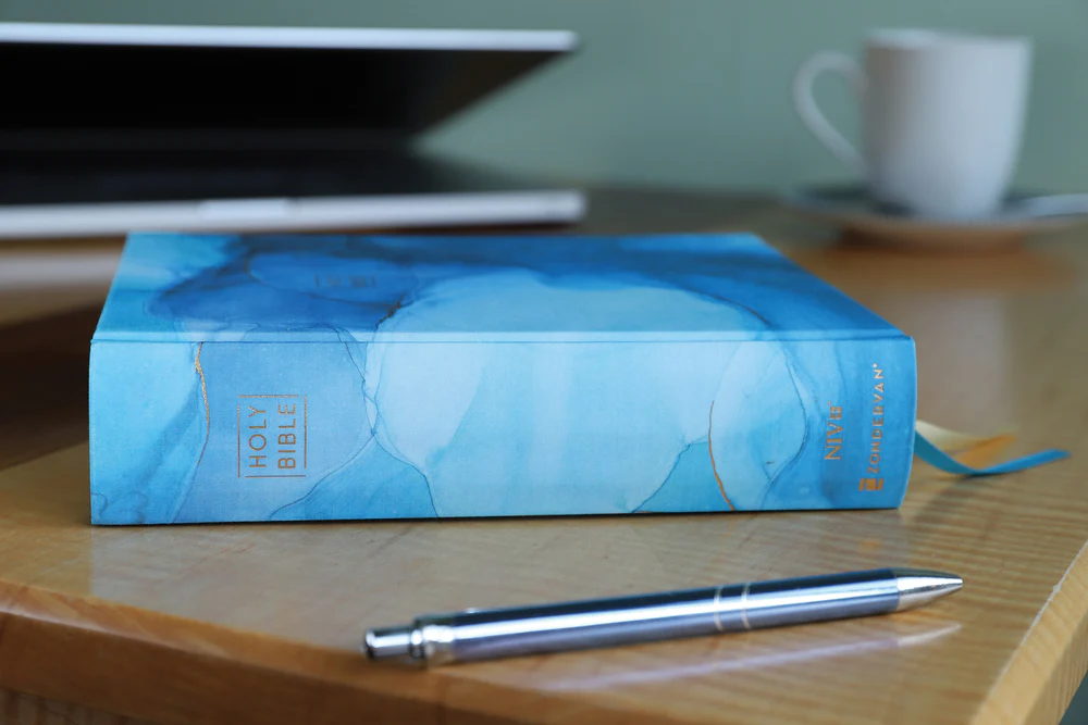 NIV, Artisan Collection Bible, Gilded Edges, Red Letter Edition, Comfort Print - Image 13