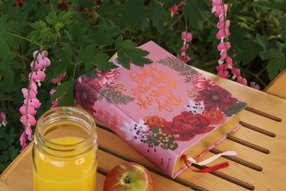 NIV, Artisan Collection Bible, Gilded Edges, Red Letter Edition, Comfort Print - Image 43