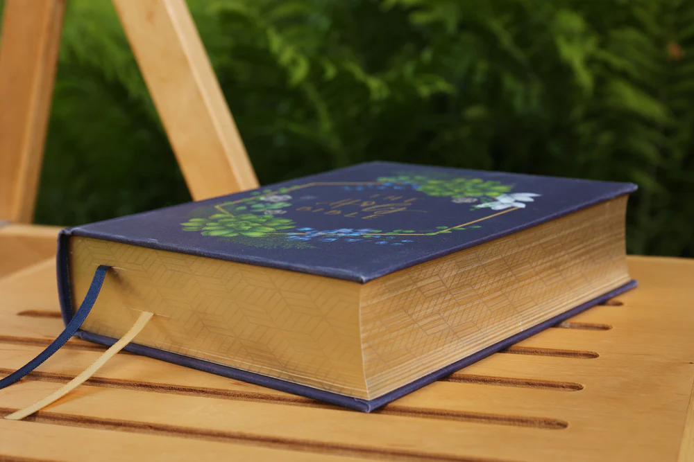 NIV, Artisan Collection Bible, Gilded Edges, Red Letter Edition, Comfort Print - Image 60