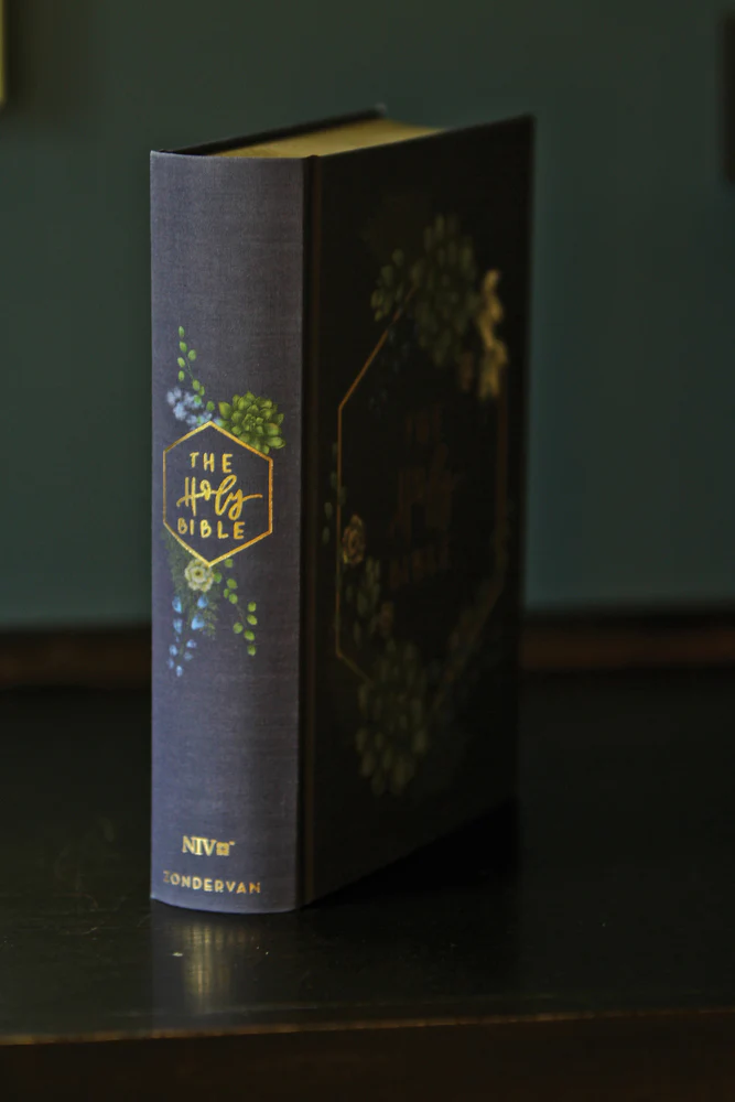 NIV, Artisan Collection Bible, Gilded Edges, Red Letter Edition, Comfort Print - Image 63