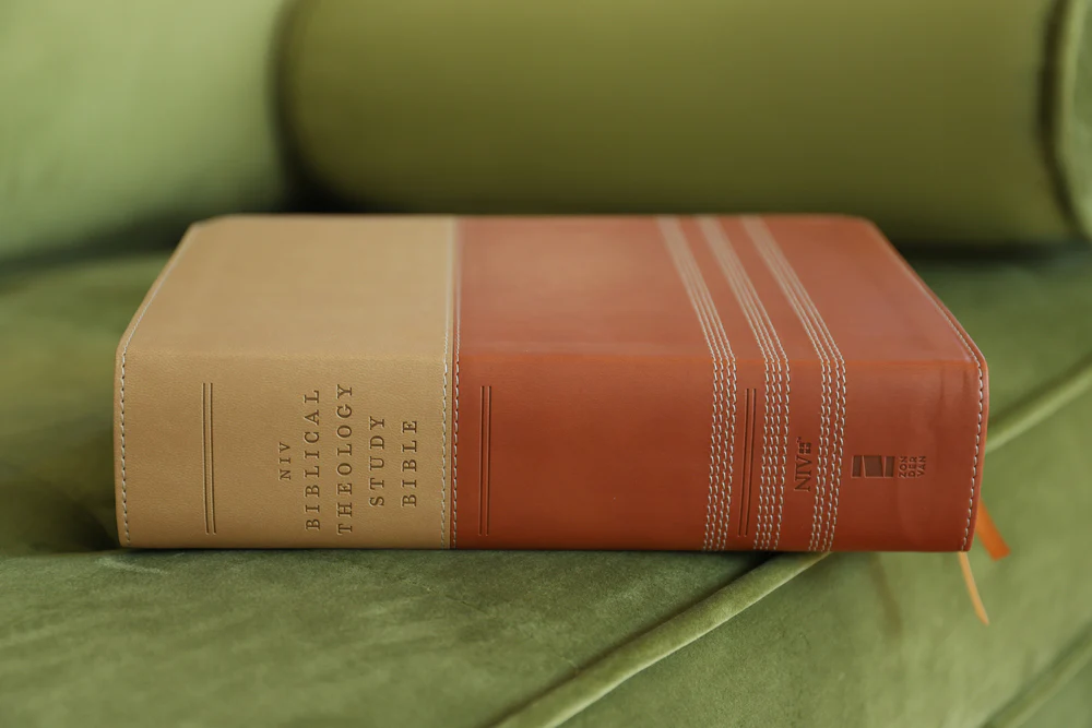 NIV, Biblical Theology Study Bible, Comfort Print: Follow God’s Redemptive Plan as It Unfolds throughout Scripture - Image 23