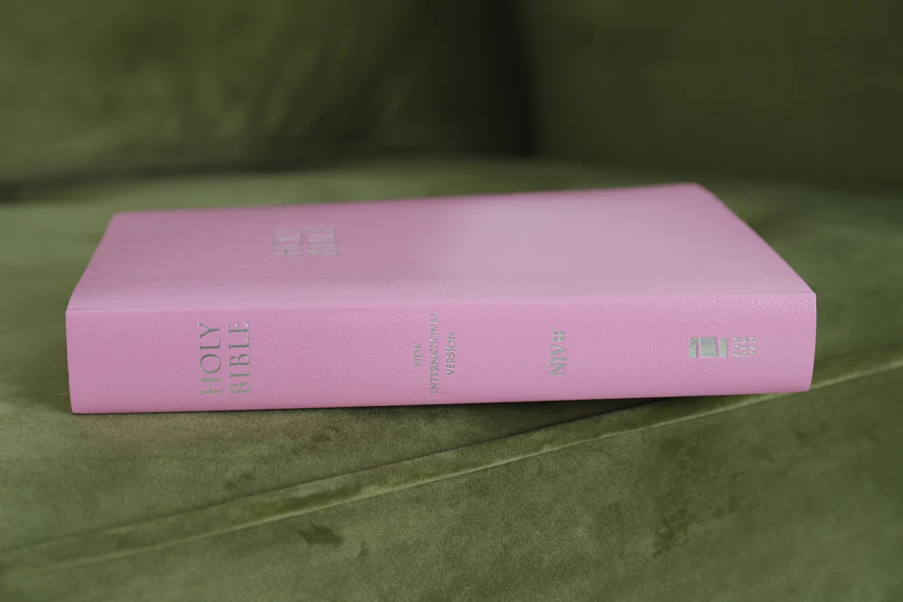 NIV, Gift and Award Bible, Leather-Look, Red Letter Edition, Comfort Print - Image 35