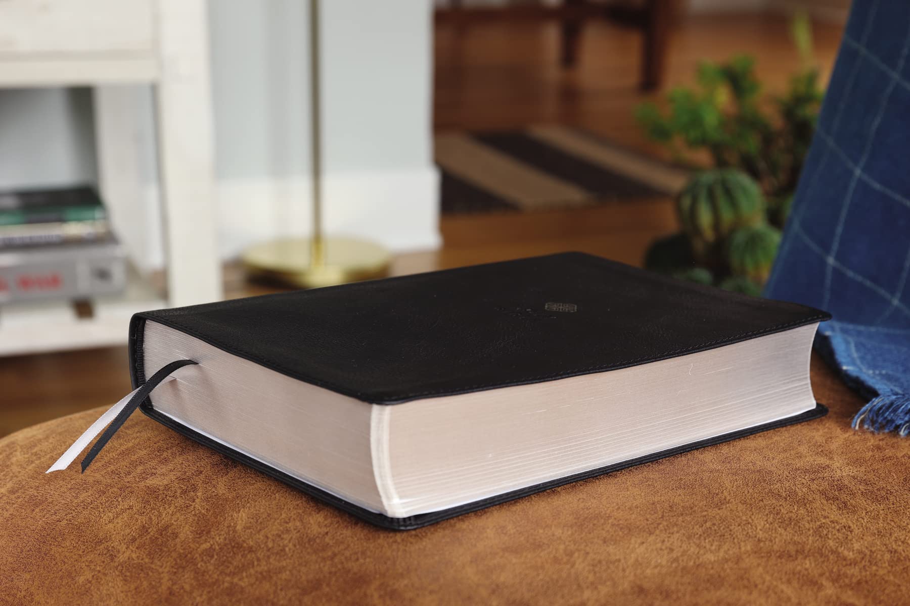 NIV, Men's Devotional Bible (By Men, for Men), Large Print, Leathersoft, Black, Comfort Print - Image 4