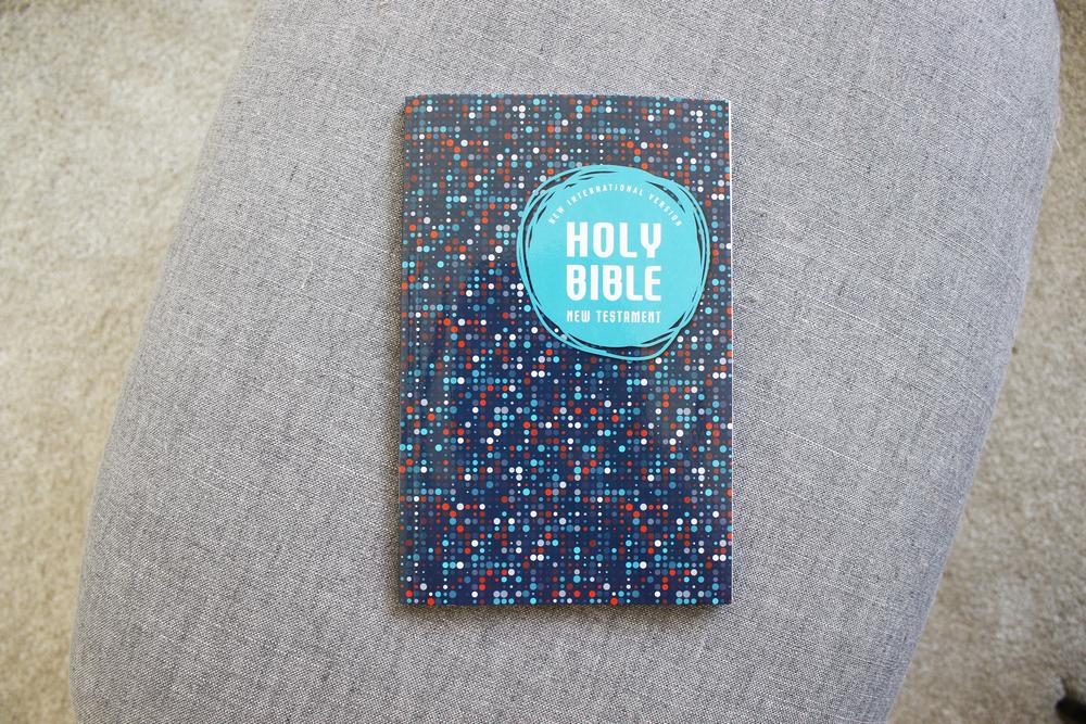 NIV, Outreach New Testament, Paperback - Image 7