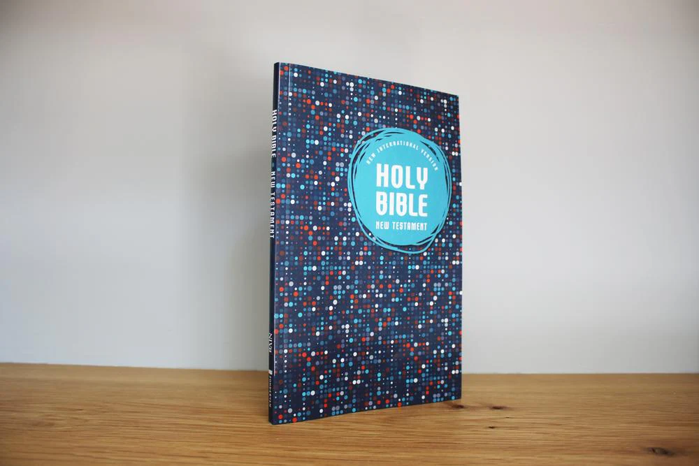 NIV, Outreach New Testament, Paperback - Image 8