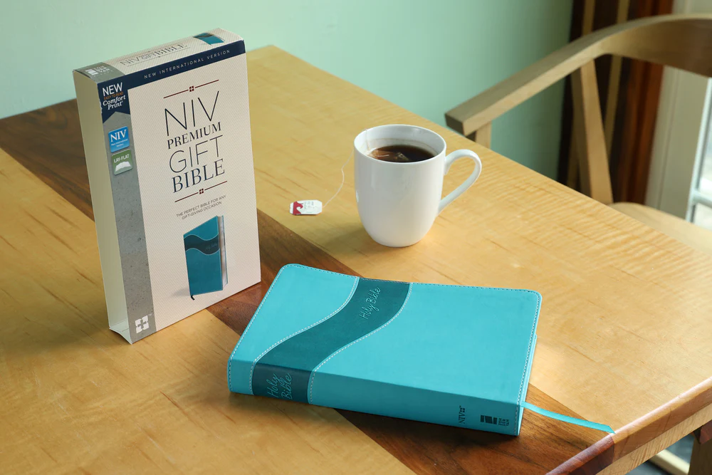 NIV, Premium Gift Bible, Red Letter Edition, Comfort Print: The Perfect Bible for Any Gift-Giving Occasion - Image 10