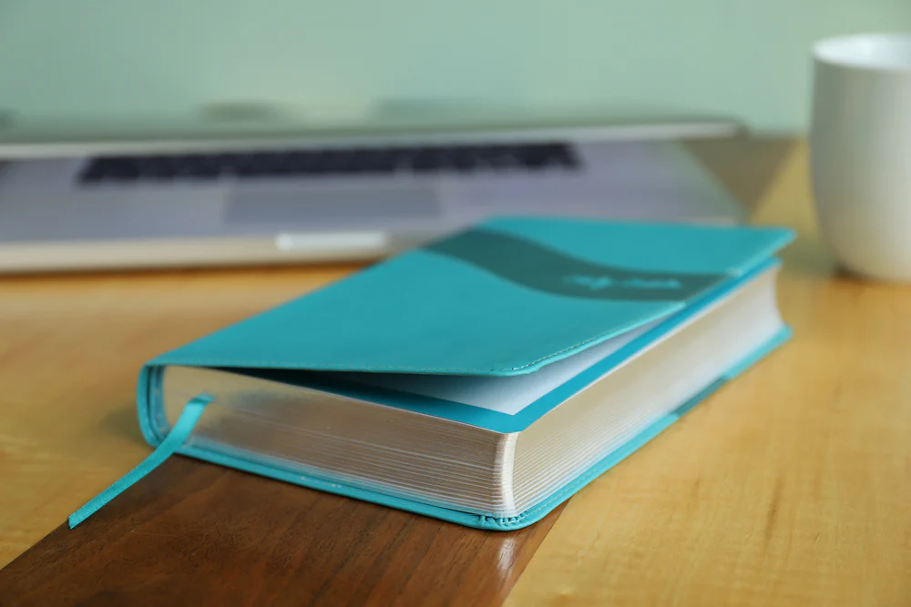 NIV, Premium Gift Bible, Red Letter Edition, Comfort Print: The Perfect Bible for Any Gift-Giving Occasion - Image 11