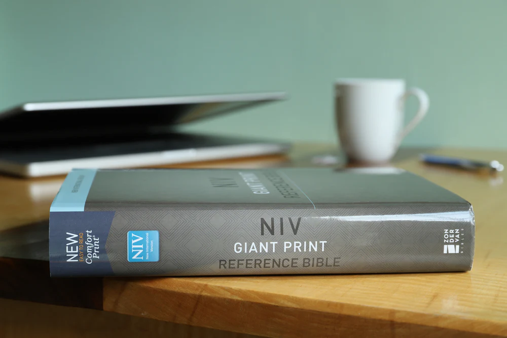 NIV, Reference Bible, Giant Print, Red Letter Edition, Comfort Print - Image 18
