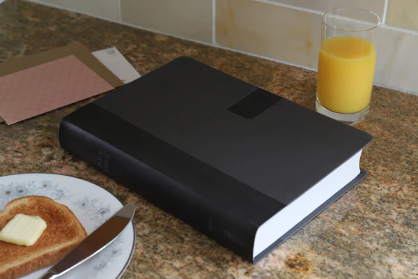 NIV, Super Giant Print Reference Bible, Red Letter Edition, Comfort Print - Image 14