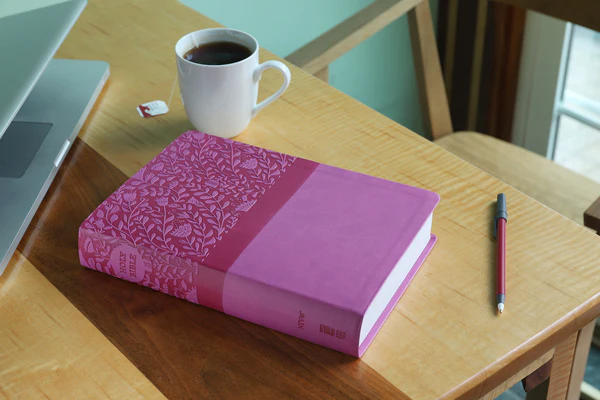 NIV, Super Giant Print Reference Bible, Red Letter Edition, Comfort Print - Image 20