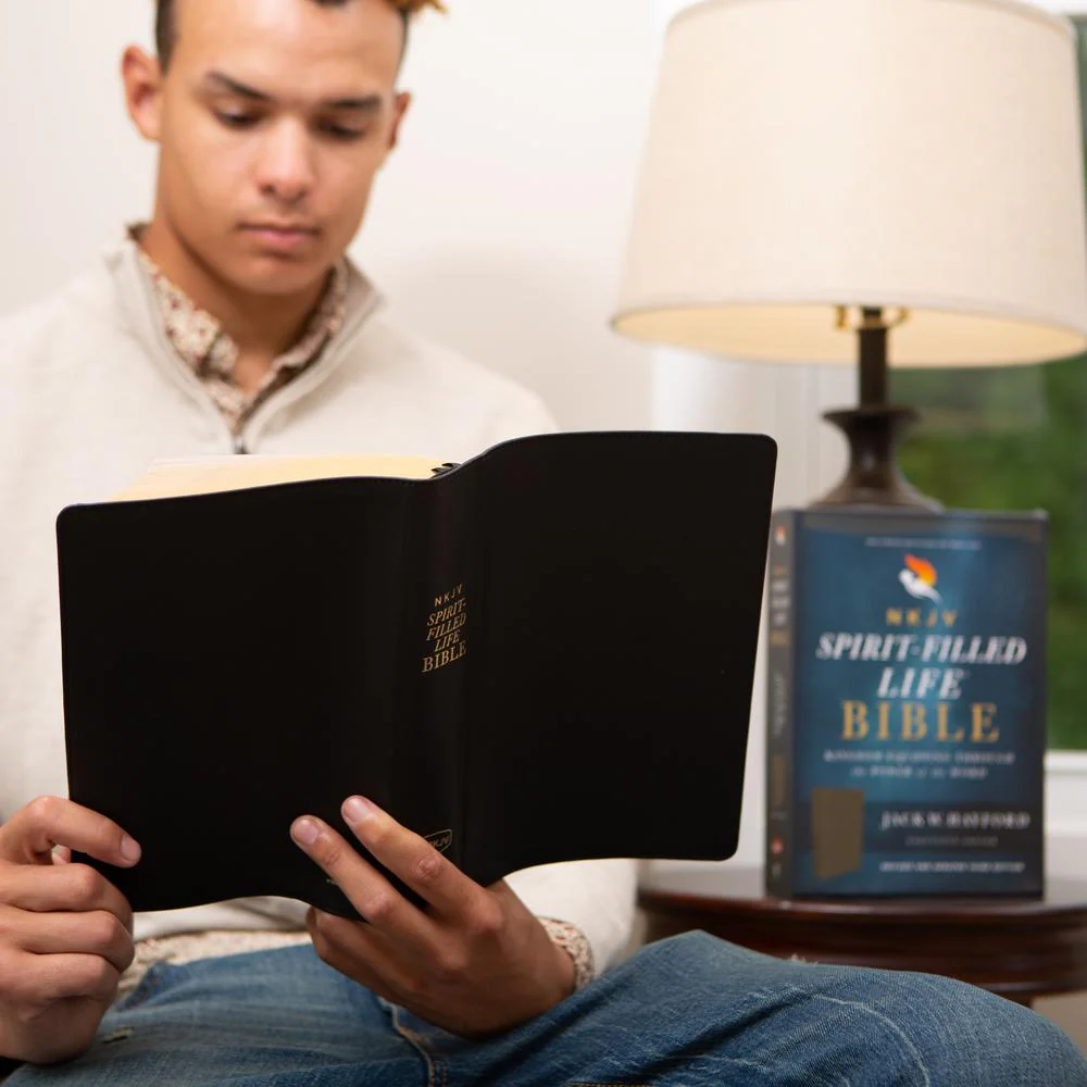 NKJV, Spirit-Filled Life Bible, Third Edition, Red Letter Edition, Comfort Print: Kingdom Equipping Through the Power of the Word - Image 26