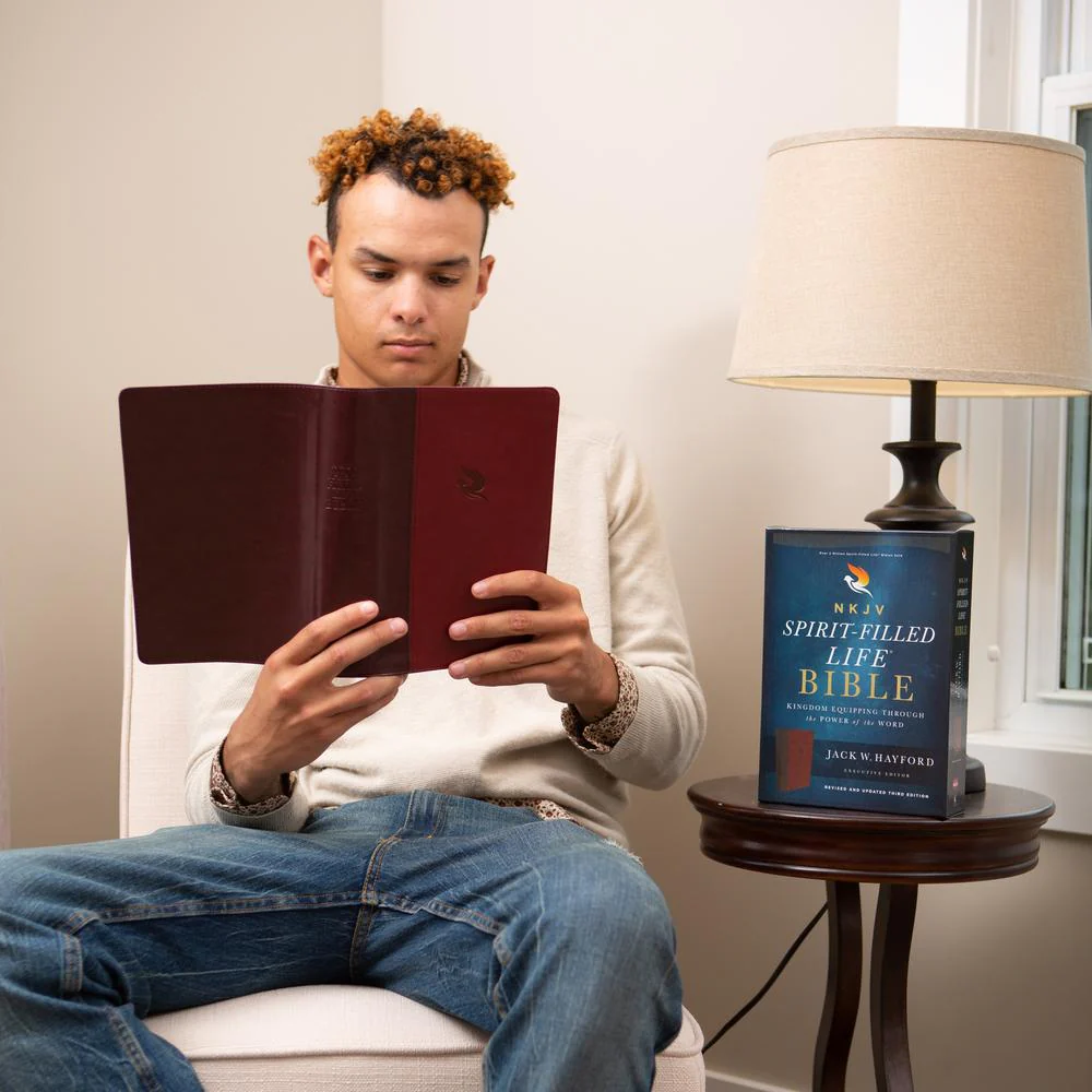 NKJV, Spirit-Filled Life Bible, Third Edition, Red Letter Edition, Comfort Print: Kingdom Equipping Through the Power of the Word - Image 61