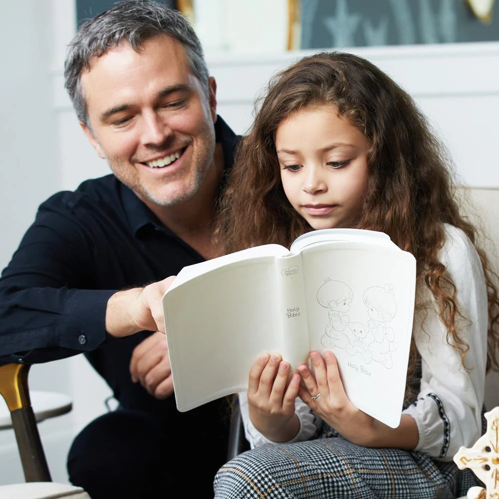 NRSVCE, Precious Moments Bible, Comfort Print: Holy Bible - Image 5