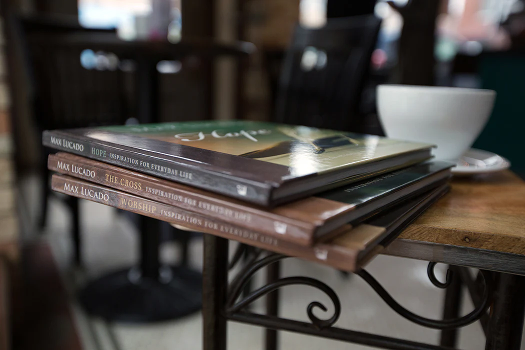 The Cross: Inspiring Reflections on the Central Symbol of the Christian Faith - Image 3