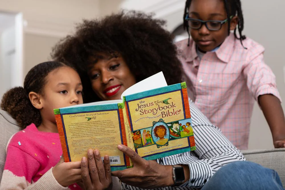 The Jesus Storybook Bible: Every Story Whispers His Name - Image 5