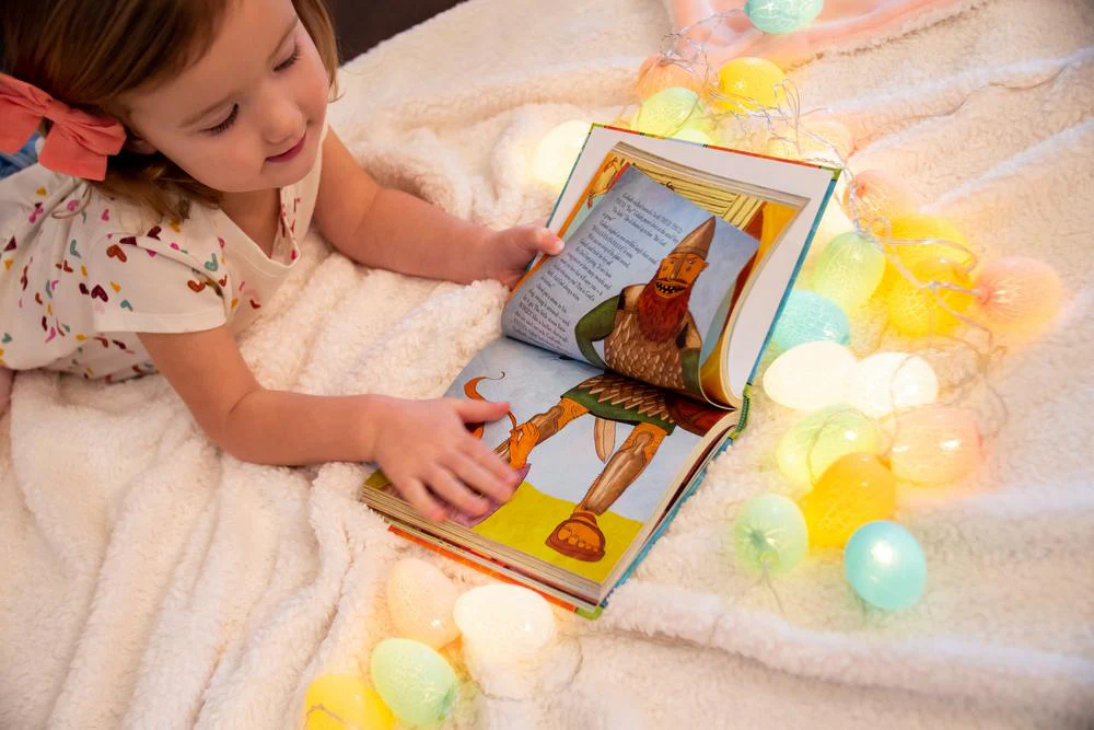 The Jesus Storybook Bible: Every Story Whispers His Name - Image 7