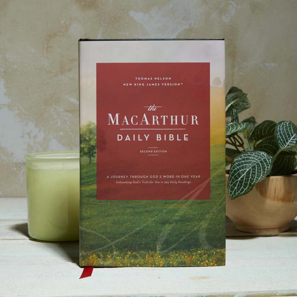 NKJV, The MacArthur Daily Bible, 2nd Edition, Comfort Print: A Journey Through God's Word in One Year - Image 4