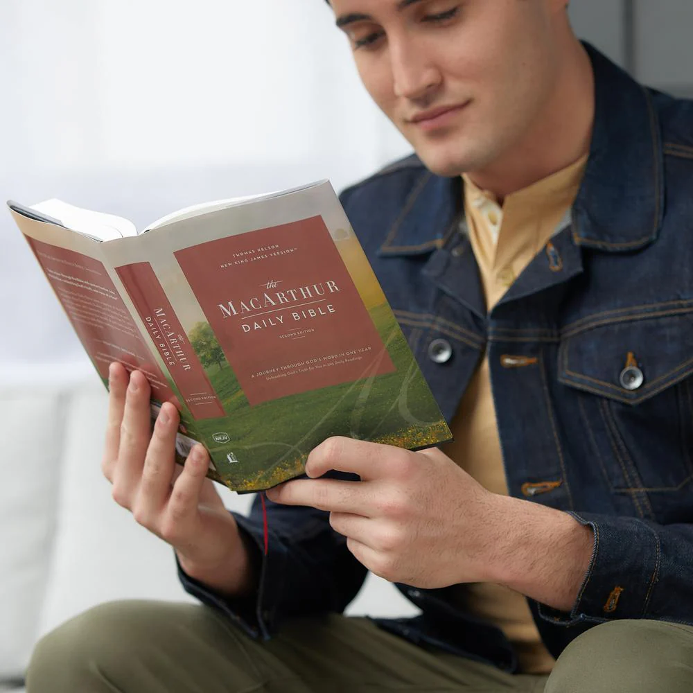 NKJV, The MacArthur Daily Bible, 2nd Edition, Comfort Print: A Journey Through God's Word in One Year - Image 7