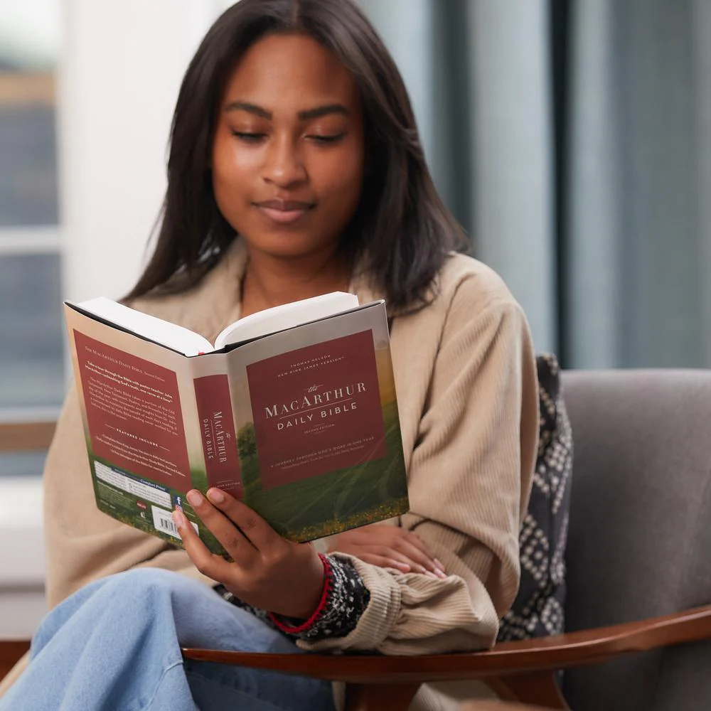 NKJV, The MacArthur Daily Bible, 2nd Edition, Comfort Print: A Journey Through God's Word in One Year - Image 8